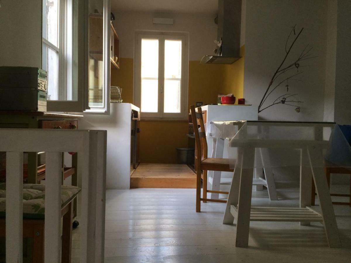 Blu Klein Apartment Foligno Bagian luar foto