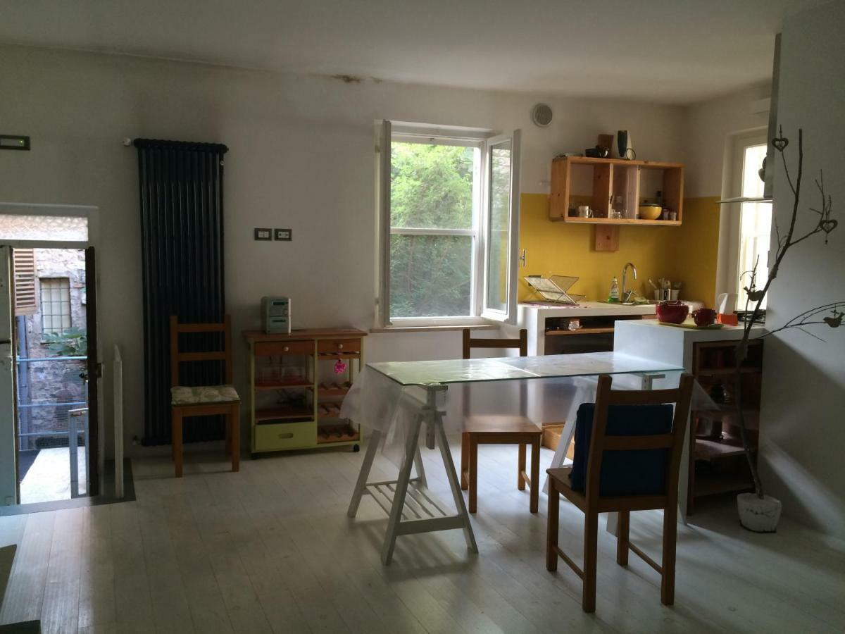 Blu Klein Apartment Foligno Bagian luar foto